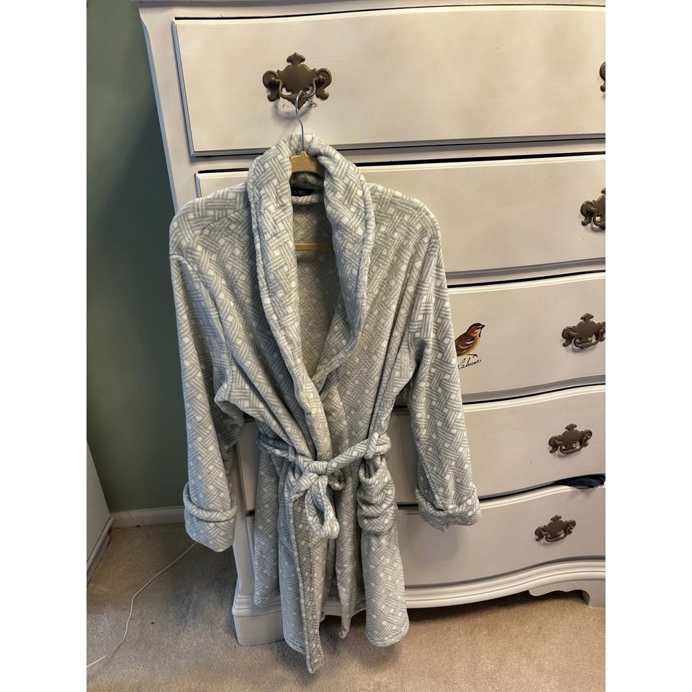 Bland & Bleu women's knee length robe one size